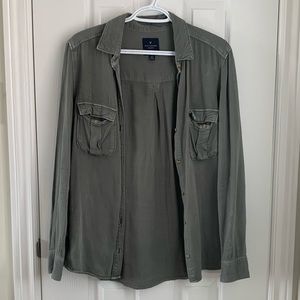 American Eagle Boyfriend Botton Up - Army Green